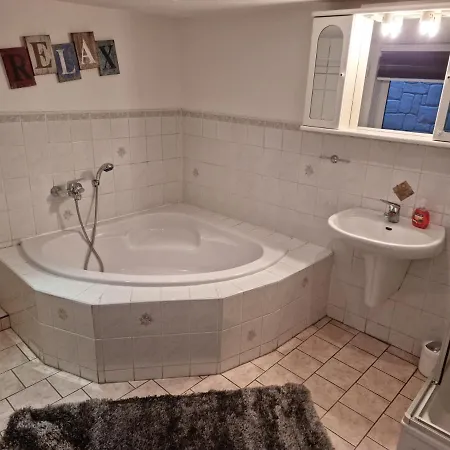 Am Schlossbühel 5 Schlafzimmer Сasa de vacaciones *